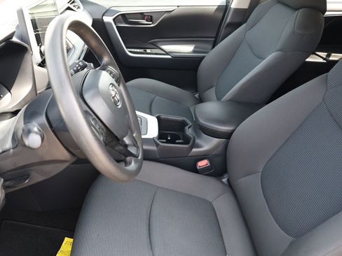 Used 2024 Toyota RAV4 LE AWD/4WD image 14