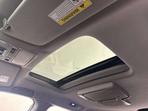 Certified 2024 Honda Odyssey Touring image 16