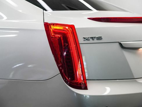 Used 2017 Cadillac XTS Luxury w/ Driver Awareness Package FWD image 11