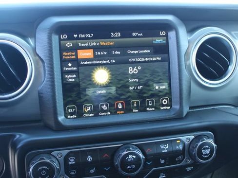 Used 2022 Jeep Wrangler Unlimited Sahara w/ Cold Weather Group AWD/4WD image 27