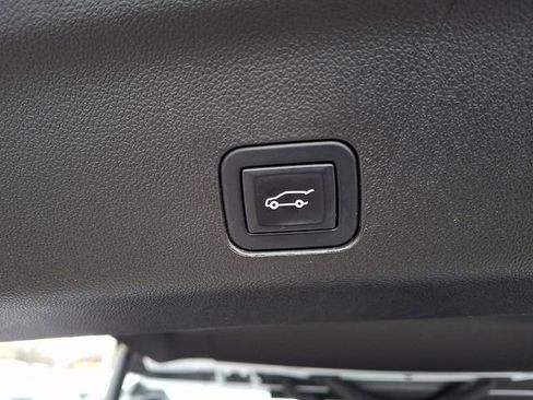 Used 2022 Chevrolet Tahoe LT w/ Luxury Package image 28