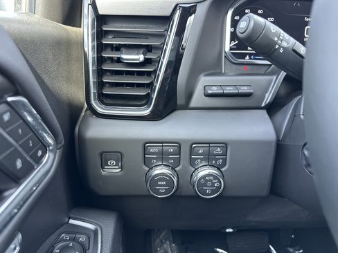 New 2025 GMC Sierra 1500 Denali w/ Denali Reserve Package image 32