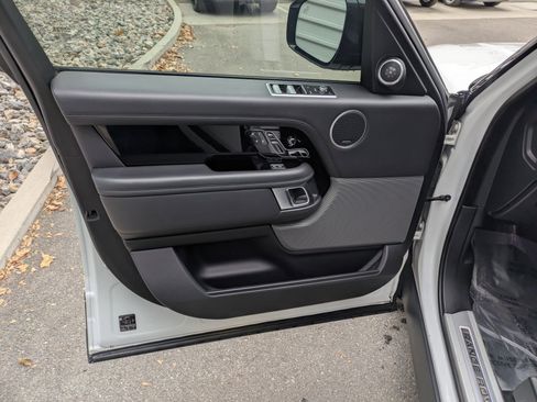 Used 2019 Land Rover Range Rover Supercharged image 14