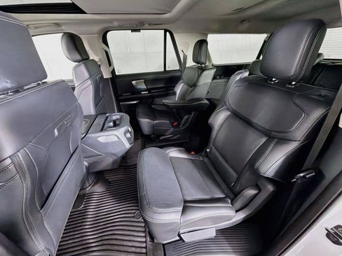 Used 2025 Ford Expedition Max Platinum AWD/4WD image 26