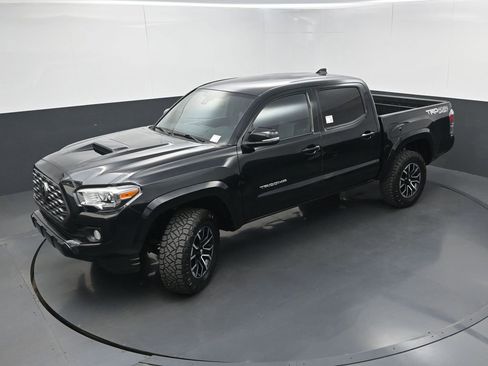 Used 2020 Toyota Tacoma TRD Sport AWD/4WD image 32