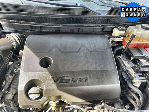 Used 2022 Chevrolet Traverse LS image 38