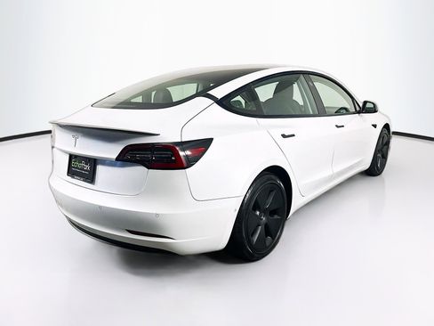 Used 2021 Tesla Model 3 Standard Range Plus RWD image 9
