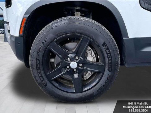 Used 2023 Land Rover Defender 110 SE AWD/4WD image 34