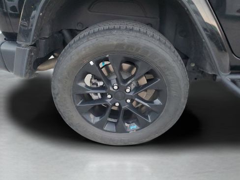 Used 2023 Jeep Wrangler Sahara image 6