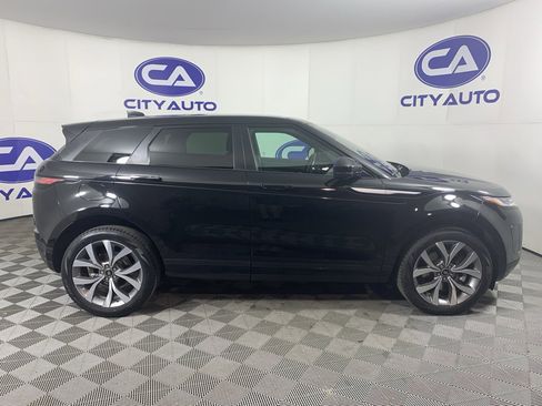 Used 2020 Land Rover Range Rover Evoque SE image 2
