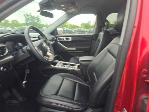 Used 2023 Ford Explorer XLT w/ Equipment Group 202A AWD/4WD image 8