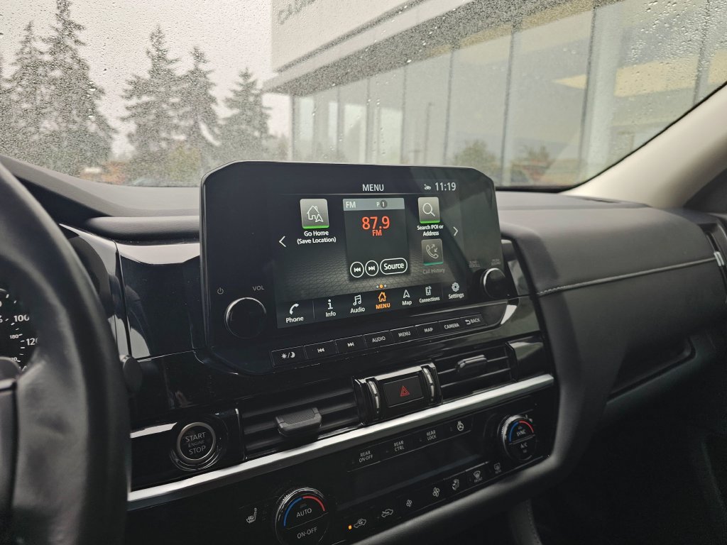 Used 2022 Nissan Pathfinder SL AWD/4WD image 28