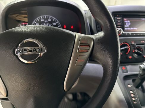 Used 2019 Nissan NV200 S image 11