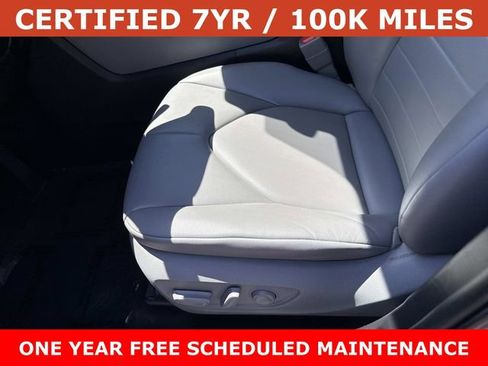 Used 2022 Toyota Highlander XLE AWD/4WD image 15