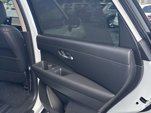 Used 2025 Nissan Pathfinder Platinum image 27