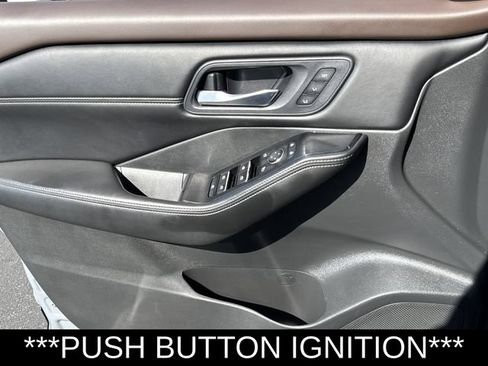 Used 2023 Nissan Rogue SL w/ SL Premium Package FWD image 11