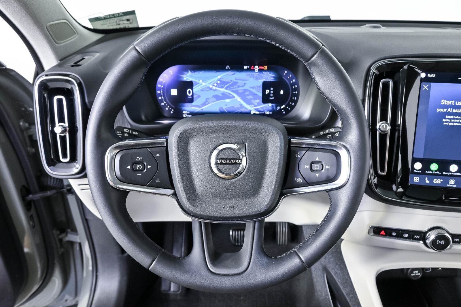 Used 2023 Volvo XC40 B5 Plus w/ Protection Package AWD/4WD image 8