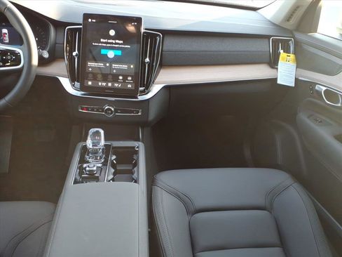 New 2026 Volvo XC90 B6 Plus w/ Protection Package Premier image 10