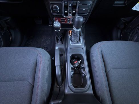 New 2025 Jeep Wrangler Unlimited Rubicon image 17