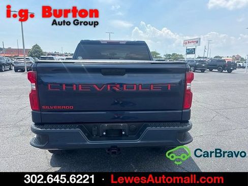 Used 2020 Chevrolet Silverado 1500 Custom w/ Custom Value Package AWD/4WD image 4