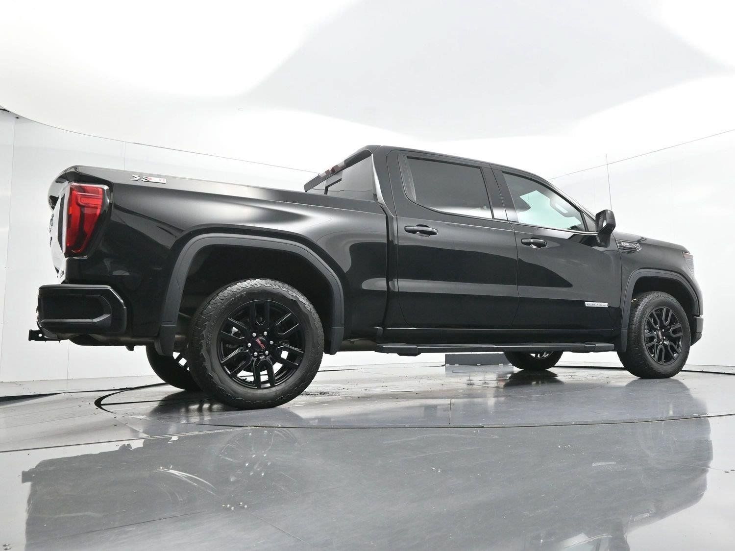Used 2025 GMC Sierra 1500 Elevation w/ Elevation Premium Package AWD/4WD image 46