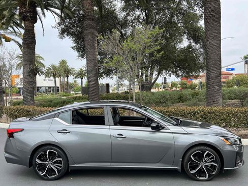 Used 2023 Nissan Altima 2.5 SR w/ SR Premium Package image 15