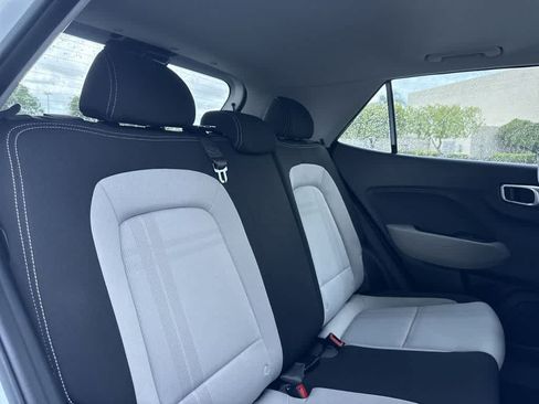 Used 2024 Hyundai Venue SEL FWD image 26