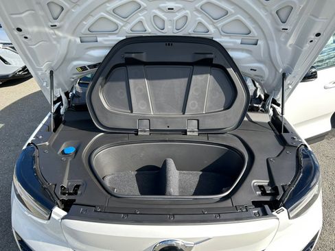 Used 2023 Volvo C40 P8 Recharge Plus image 69