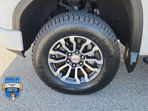 Certified 2021 GMC Sierra 1500 AT4 w/ AT4 Premium Package AWD/4WD image 6
