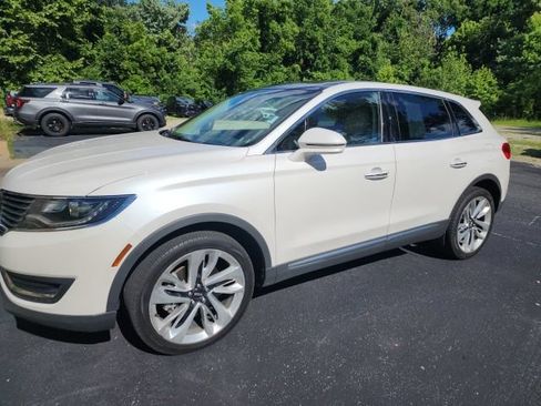 Used 2016 Lincoln MKX Reserve w/ Climate Package AWD/4WD image 1