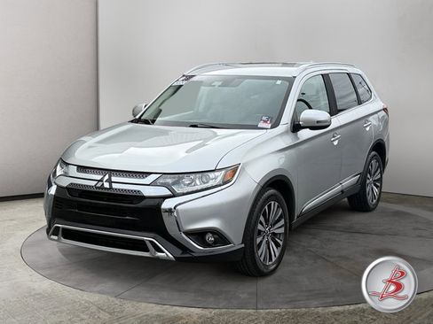 Used 2020 Mitsubishi Outlander SEL image 3