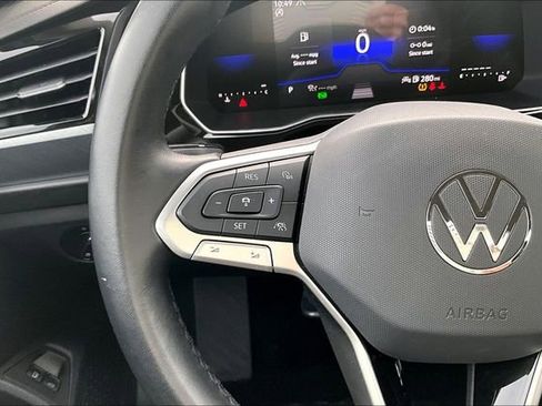 Used 2024 Volkswagen Jetta SE image 11