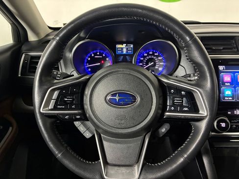 Used 2018 Subaru Outback 3.6R Touring w/ Popular Package #3 image 10