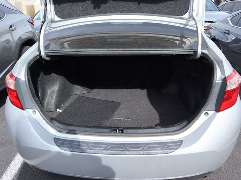 Used 2018 Toyota Corolla LE w/ Carpet Mat Package (TMS) image 12