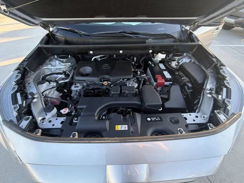 Certified 2025 Toyota RAV4 LE FWD image 32