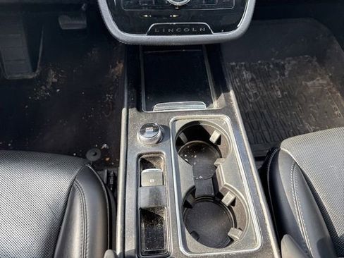 Used 2021 Lincoln Corsair AWD w/ Premium Package image 9