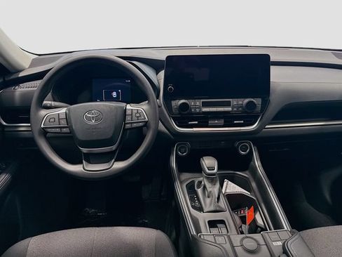 Certified 2025 Toyota Grand Highlander FWD image 19