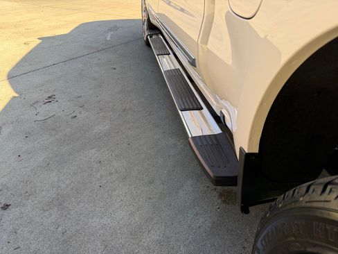 Used 2024 Chevrolet Silverado 1500 High Country w/ High Country Premium Package AWD/4WD image 36