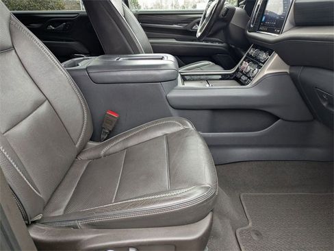 Used 2021 GMC Yukon XL Denali w/ Denali Premium Package image 29