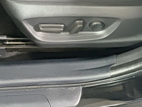 Used 2022 Toyota Camry LE FWD image 13