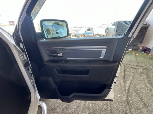 Used 2022 RAM 1500 Classic SLT RWD image 19
