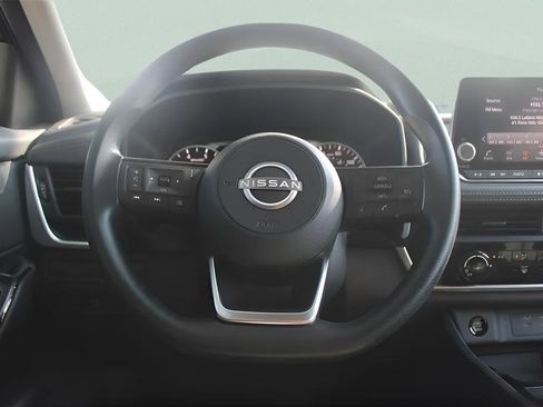 Used 2024 Nissan Rogue S image 31