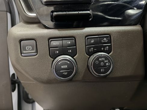 Used 2024 Chevrolet Silverado 2500 LTZ w/ LTZ Texas Edition image 14