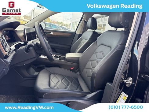 Certified 2025 Volkswagen Atlas SE image 10
