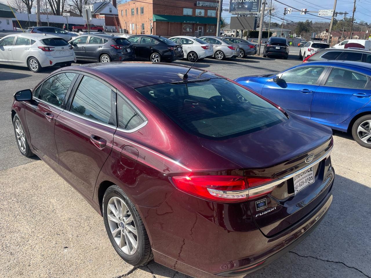 Used 2017 Ford Fusion SE w/ Fusion SE Technology Package FWD image 22