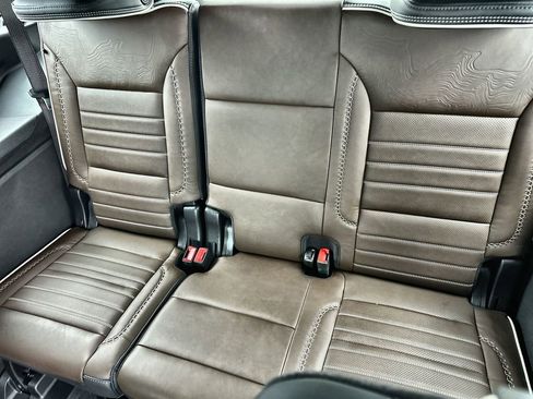 New 2026 GMC Yukon Denali Ultimate w/ LPO, Floor Liner Package AWD/4WD image 18