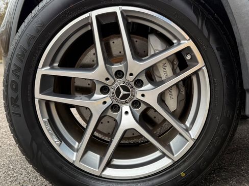 Used 2019 Mercedes-Benz GLC 300 GLC 300 4MATIC SUV w/ AMG Line image 28