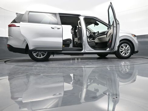 Certified 2023 Kia Carnival LX image 49