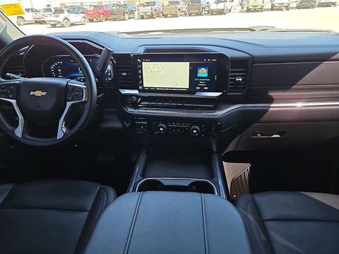 Used 2024 Chevrolet Silverado 2500 LTZ w/ LTZ Convenience Package image 10