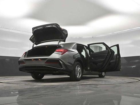 New 2026 Hyundai Elantra SE FWD image 44
